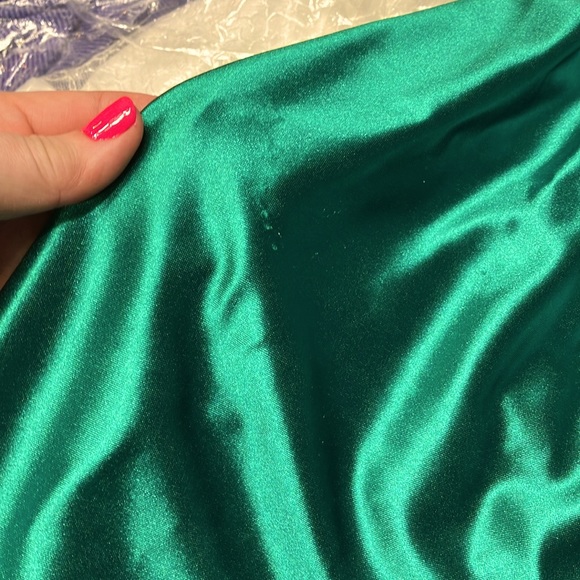 Faviana Glamour formal dress size 6 - Picture 9 of 9